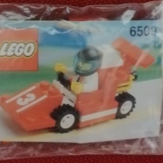Roter Lego Rennwagen