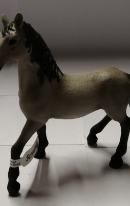 Schleich Pura Raza Española Jungpferd 13924