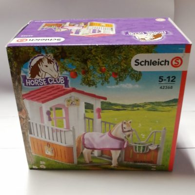 Schleich Pferdebox mit Lusitano Stute 42368 vorne