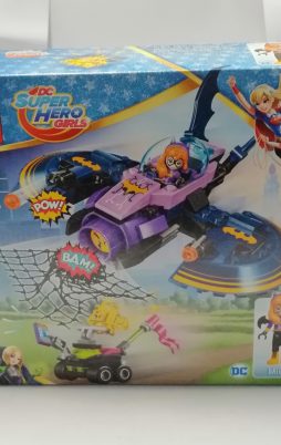 Lego DC Super Hero Girls 41230 Batgirl auf den Fersen des Batjets vorne