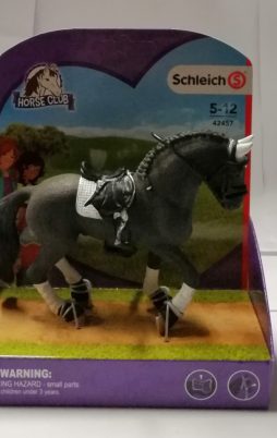 Schleich Friese Hengst Reitturnier 42457 vorne