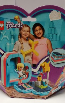 Lego Friends 41386 Stephanies sommerliche Herzbox vorne