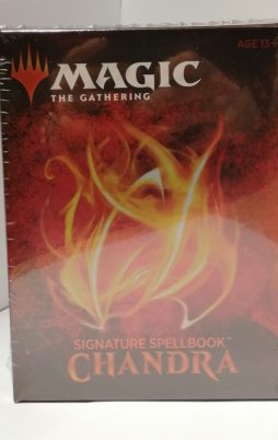 Magic: The Gathering Signature Spellbook Chandra vorne