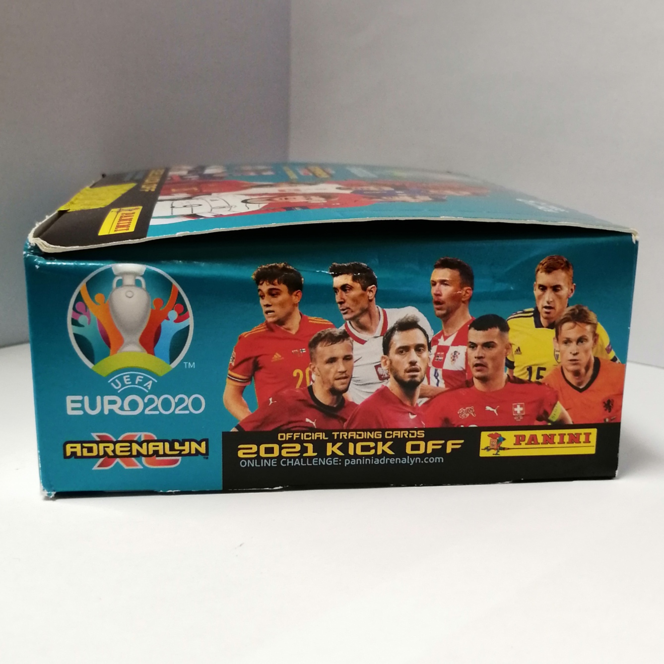 Adrenalyn XL UEFA EURO 2020 „2021 Kick Off“ Display rechts