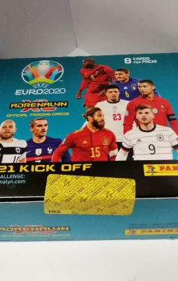 Adrenalyn XL UEFA EURO 2020 „2021 Kick Off“ Display vorne