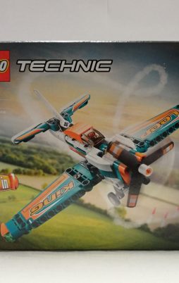 Lego Technic 42117 Rennflugzeug vorne