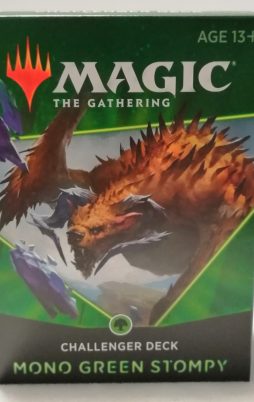 Magic: The Gathering Challenger Decks 2021: Mono Green Stompy vorne