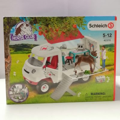 Schleich Mobile Tierärztin mit Hannoveraner Fohlen 42370 vorne